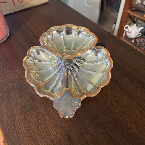 Vintage Jeannette Marigold Iridescent Carnival Glass "Doric" Clover Shaped Dish - Picture 7 of 7